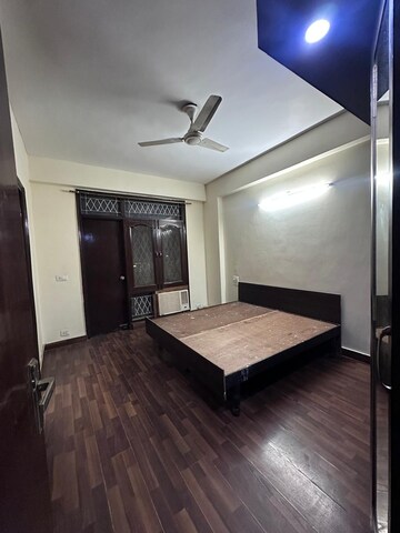 Bedroom in 2 BHK Apartment at Ansal Sushant Apartments, Sushant Lok I – for Rent