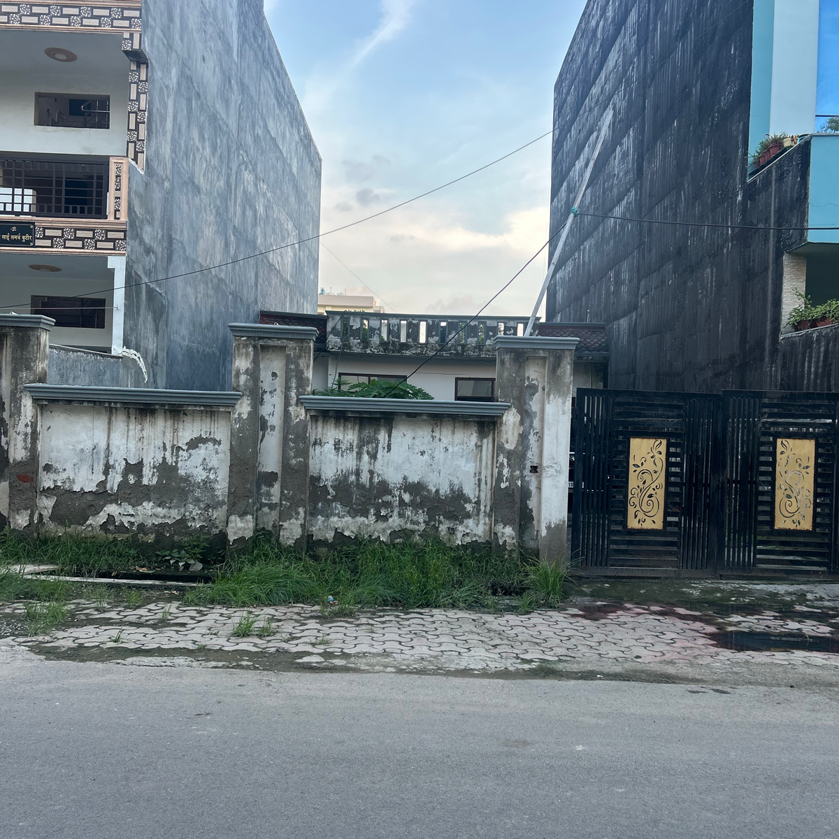 2 BHK + Servant Room Independent House For Sale in Noida Authority Plot 