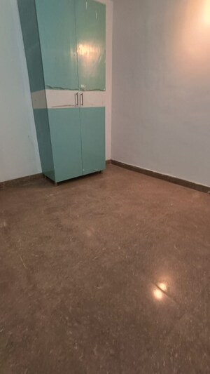 Room in 3 BHK Builder Floor at Sarfabad Village – for Sale