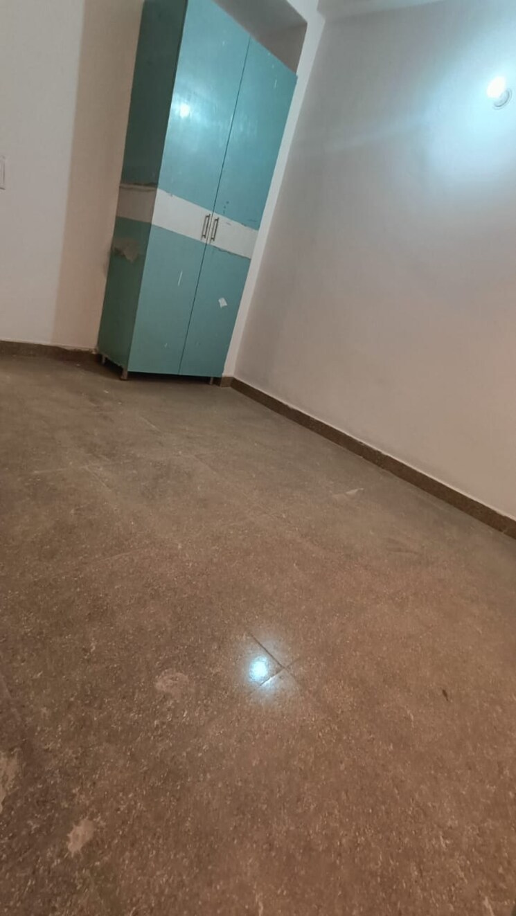 Room, sarfabad village 3 Bedroom 1350 Sq.Ft. Builder Floor In Sarfabad Village Noida 9087892