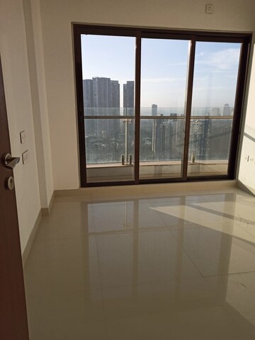 Room in 3 BHK Apartment at Sunteck City Avenue 1, Goregaon West – for Rent