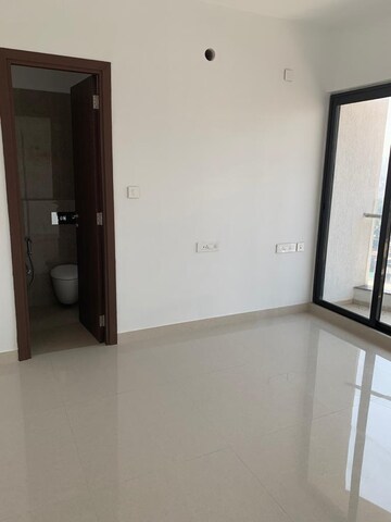 Room in 3 BHK Apartment at Sunteck City Avenue 1, Goregaon West – for Rent