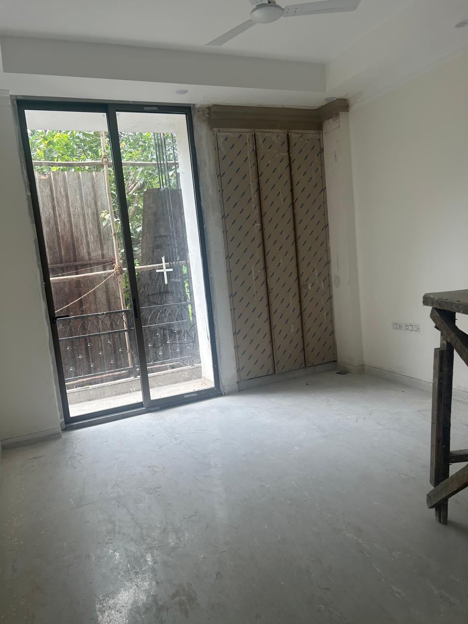 3 BHK + Servant Room Builder Floor For Rent in Defence Colony