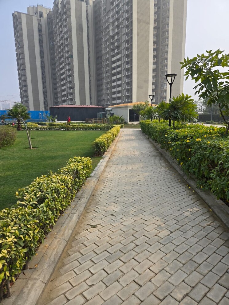 Balcony, emaar-gurgaon-greens 3 Bedroom 1650 Sq.Ft. Apartment In Sector 102 Gurgaon 9088018