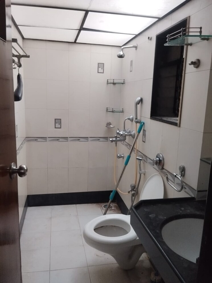 Bathroom, ng-complex 2 Bedroom 1035 Sq.Ft. Apartment In Andheri East Mumbai 9088009