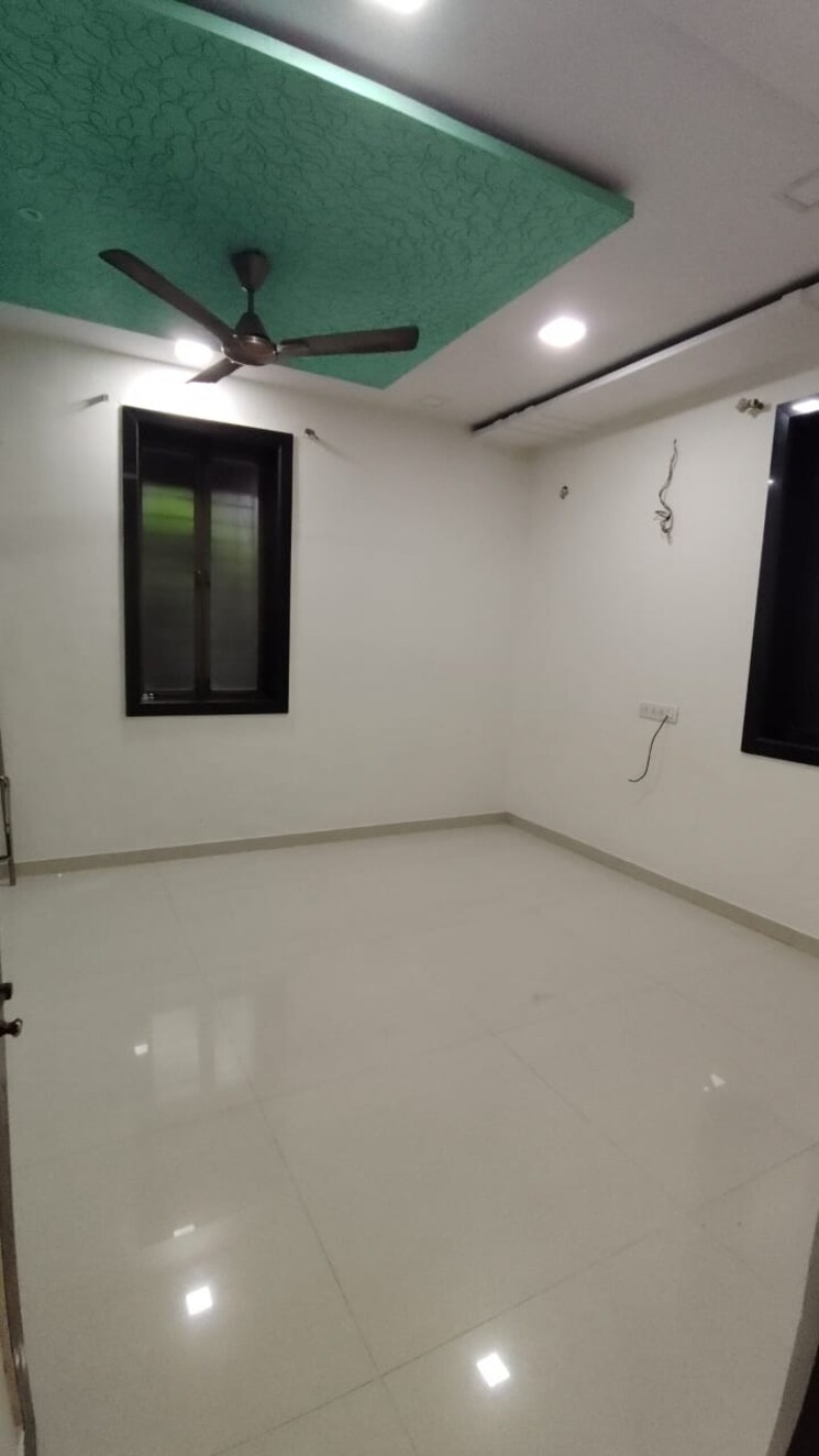 Room, samata nagar 1 Bedroom 450 Sq.Ft. Apartment In Samata Nagar Thane 9088036