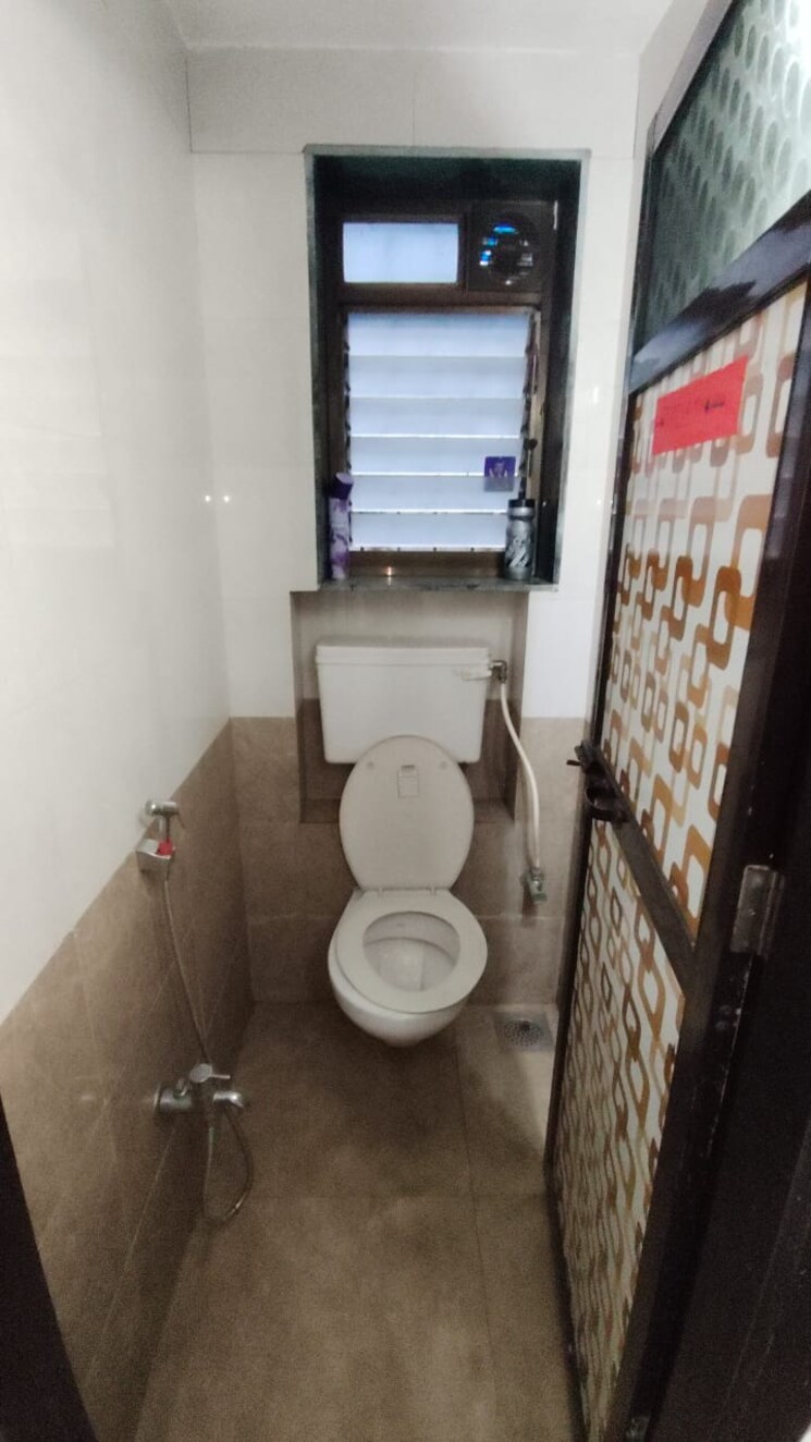 Bathroom, samata nagar 1 Bedroom 450 Sq.Ft. Apartment In Samata Nagar Thane 9088036