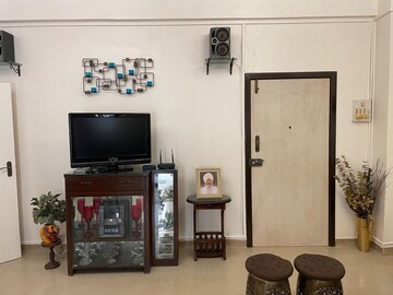 Furnished Amenities in 1 BHK Apartment at Mohini Mansion, Mahim – for Sale