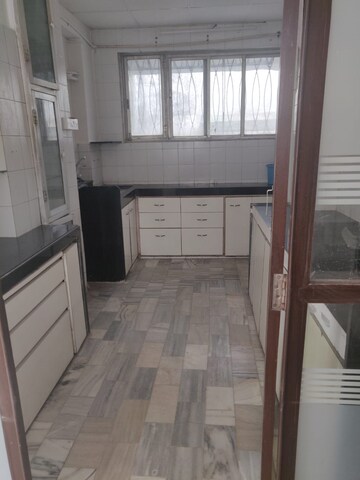   Office Space at Khar West – for Rent