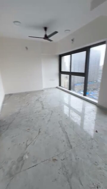 Room in 3 BHK Apartment at Level The Residences, Andheri West – for Rent