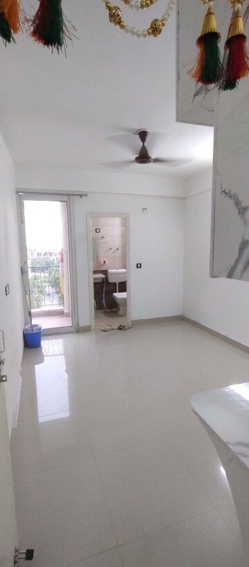 Room in 3 BHK Apartment at Sector 108 – for Rent