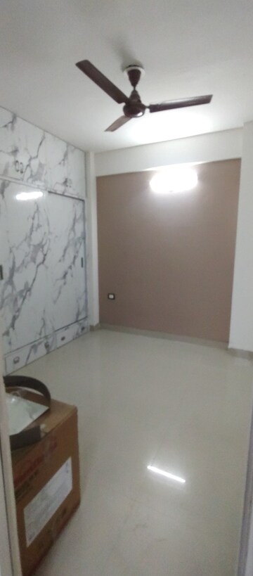 Room in 3 BHK Apartment at Sector 108 – for Rent