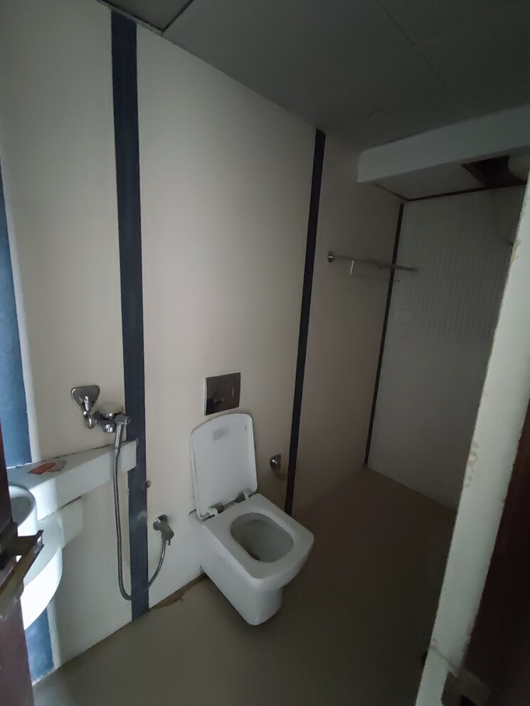 Bathroom, vk-varsha-apartments 3.5 Bedroom 2250 Sq.Ft. Apartment In Sadashiva Nagar Bangalore 9088166