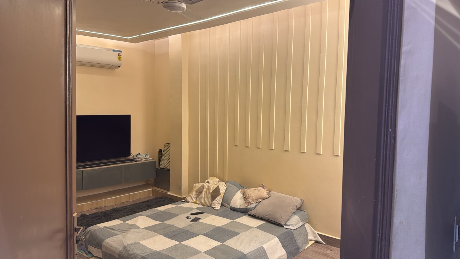 2 BHK Builder Floor For Rent in Kalkaji