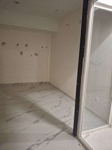 Furnished Amenities in 3.5 BHK Builder Floor at Sector 89 – for Sale