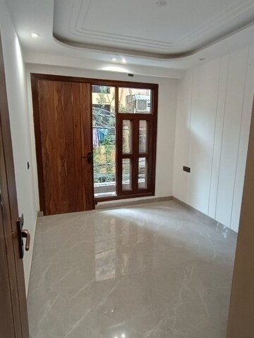 Room in 3 BHK Builder Floor at Pochanpur Colony – for Sale