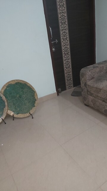 Living Room in 2.5 BHK Builder Floor at Mayur Vihar – for Rent