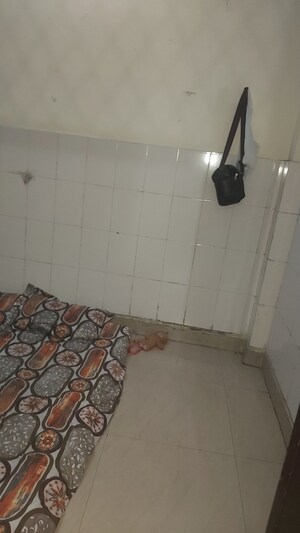 Bathroom in 2.5 BHK Builder Floor at Mayur Vihar – for Sale