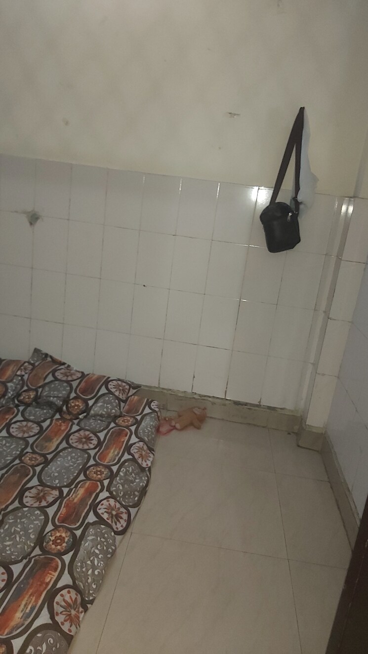 Bathroom, mayur vihar 2.5 Bedroom 520 Sq.Ft. Builder Floor In Mayur Vihar Delhi 9088241