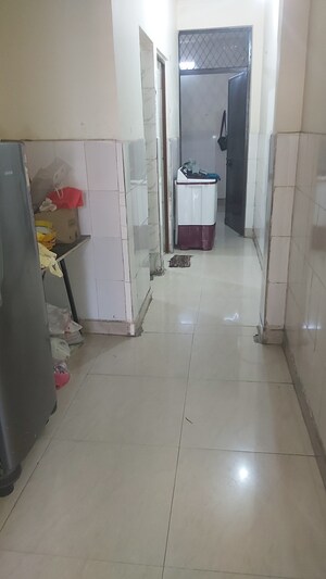 Bathroom in 2.5 BHK Builder Floor at Mayur Vihar – for Sale