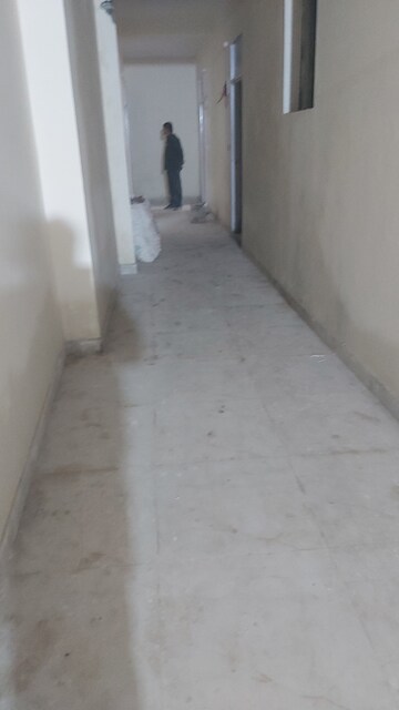 Bathroom in 2.5 BHK Builder Floor at Mayur Vihar – for Rent