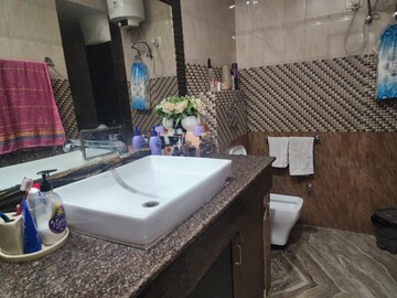 Attached Bathroom in 2 BHK Independent House at Sector 23 – for Rent