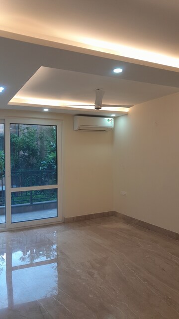 Furnished Amenities in 3 BHK Builder Floor at Kohli One Malibu Town, Sector 47 – for Rent