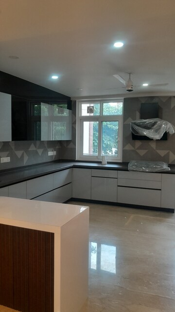 Furnished Amenities in 3 BHK Builder Floor at Kohli One Malibu Town, Sector 47 – for Rent