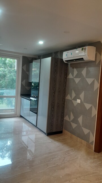 Furnished Amenities in 3 BHK Builder Floor at Kohli One Malibu Town, Sector 47 – for Rent