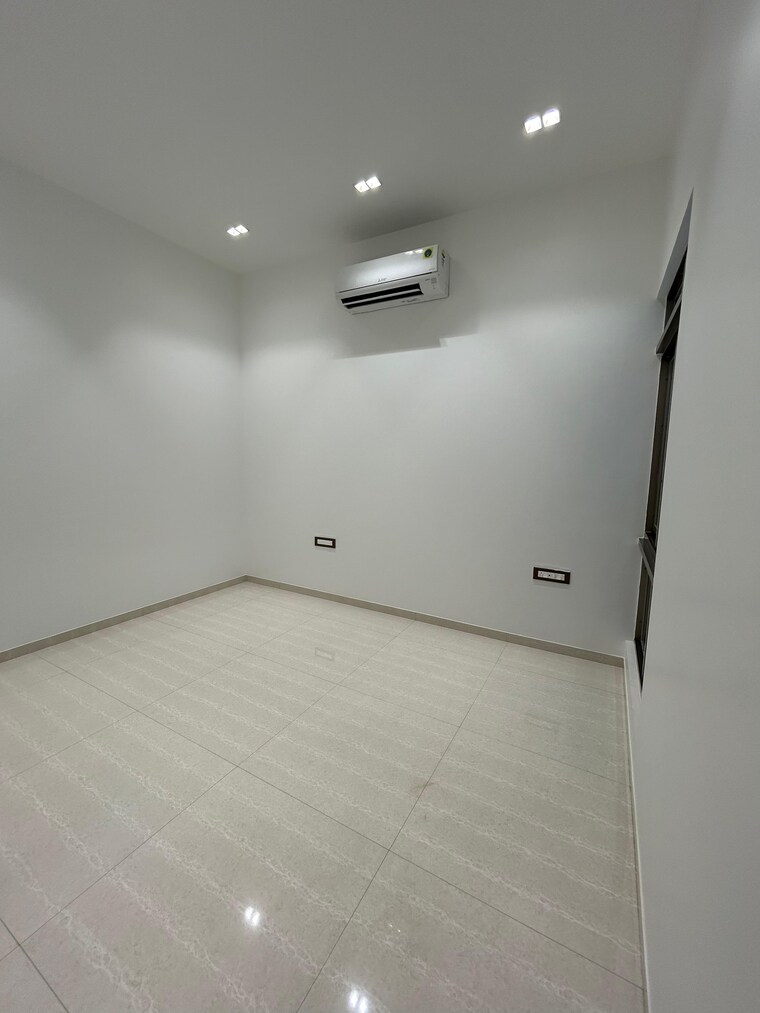 Room, vashi-plaza 3 Bedroom 1900 Sq.Ft. Apartment In Vashi Sector 17 Navi Mumbai 9088282