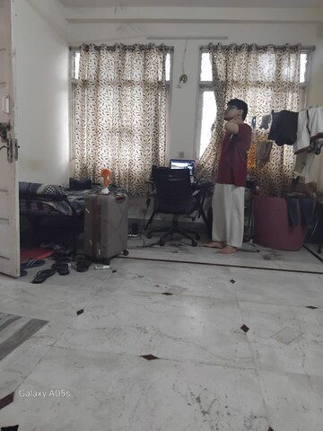 Living Room in 1.5 BHK Apartment at Adchini – for Rent