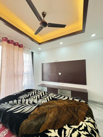 Bedroom in 4 BHK Builder Floor at Sector 57 – for Rent