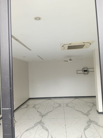Bathroom in 5 BHK Villa at Sindh Society, Aundh – for Rent