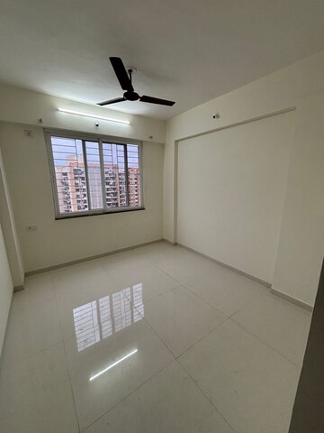 Room in 3 BHK Apartment at Bhoomi Allium, Pimple Saudagar – for Rent