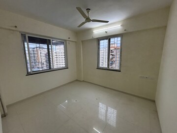 Room in 3 BHK Apartment at Bhoomi Allium, Pimple Saudagar – for Rent
