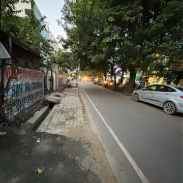 Parking in  Land at Gomti Nagar – for Rent