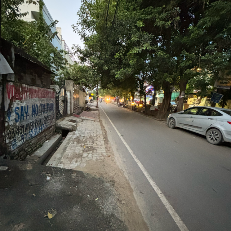  Parking, gomti nagar Commercial Land 2300 Sq.Ft. In Gomti Nagar Lucknow 9088359