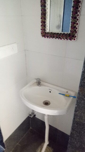 Bathroom in 2 BHK Independent House at Indira Nagar – for Rent