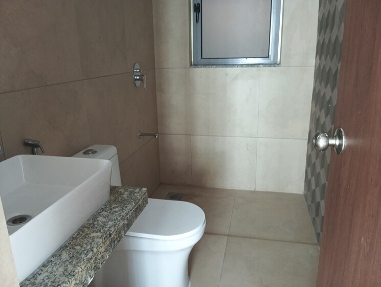 Bathroom, kalpataru-immensa 2 Bedroom 808 Sq.Ft. Apartment In Kolshet Road Thane 9088403