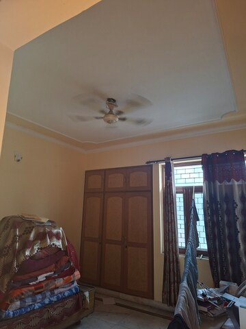 Furnished Amenities in 6 BHK Independent House at Sector 44 – for Rent