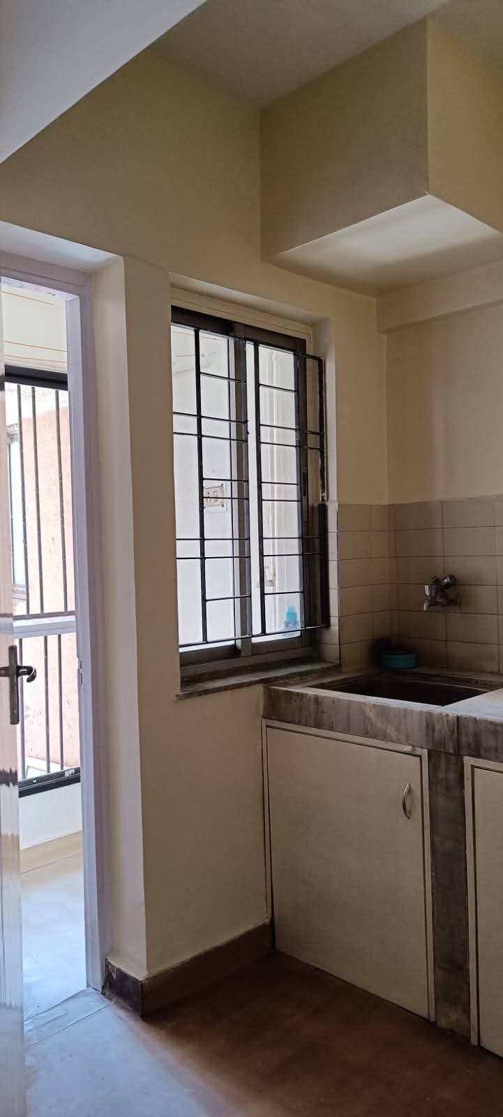 1 BHK + Servant Room Apartment For Sale in Tain Square