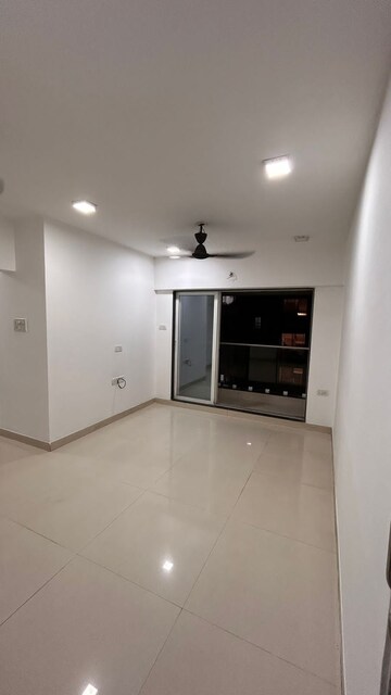 Room in 1 BHK Apartment at Man Opus, Mira Road – for Rent