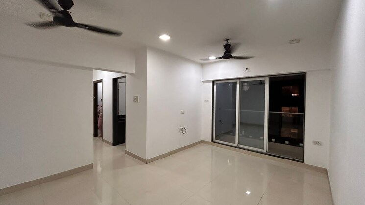 Room, man-opus 1 Bedroom 450 Sq.Ft. Apartment In Mira Road Thane 9088450
