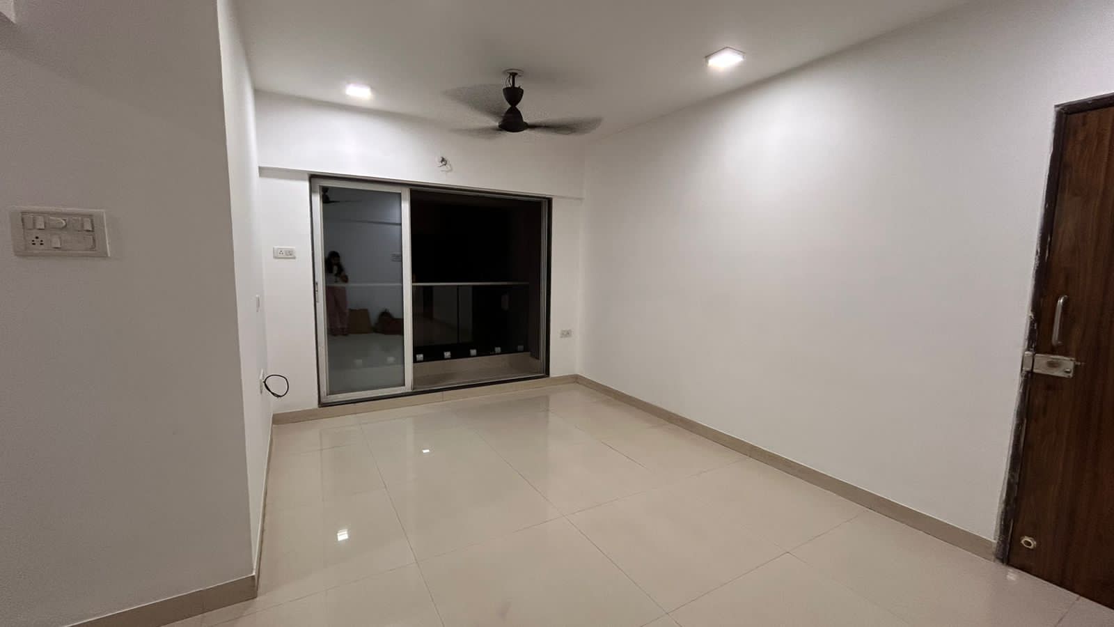 1 BHK Apartment For Rent in Man Opus