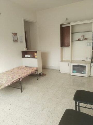 Room in 2 BHK Apartment at City Pride, Kothrud – for Rent