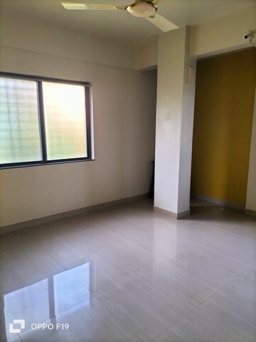 Room in 2 BHK Apartment at Daulat Nagar, Anand Nagar – for Rent