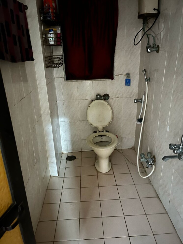 Bathroom, mhada-vanrai-colony Studio 200 Sq.Ft. Apartment In Goregaon East Mumbai 9088491