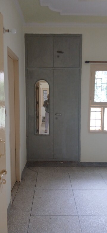 Furnished Amenities in 2 BHK Apartment at Shatabdi Rail Vihar, Sector 62 – for Rent