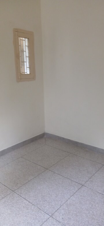 Furnished Amenities in 2 BHK Apartment at Shatabdi Rail Vihar, Sector 62 – for Rent