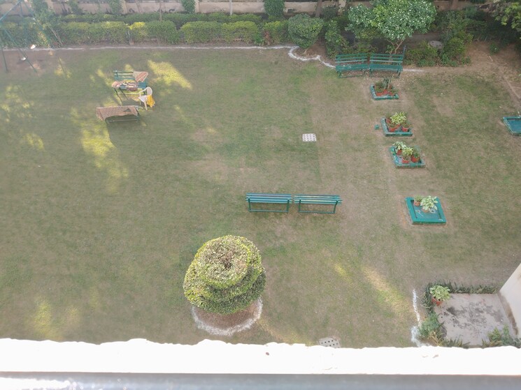 Garden, sector 21c 2 Bedroom 1150 Sq.Ft. Apartment In Sector 21c Faridabad 9088500